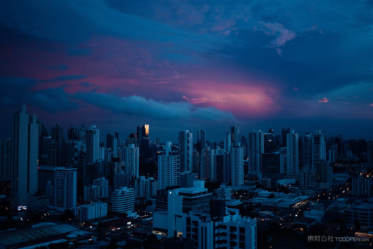 夜幕降临下的繁华都市图片 第1页