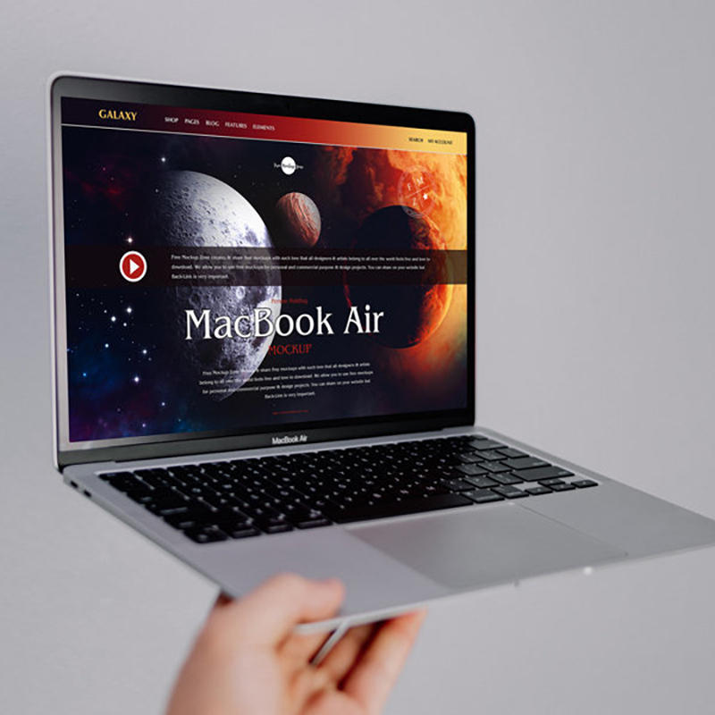 手持MacBookAir样机 第1页